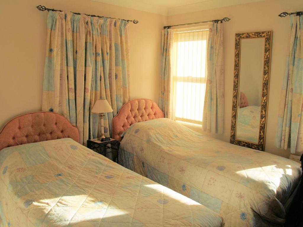 ホテルMeadow House Burwell  エクステリア 写真